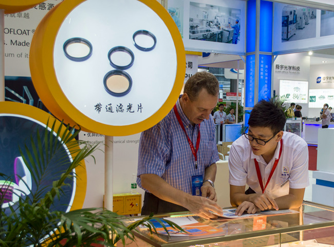國外客戶了解納宏光電產品