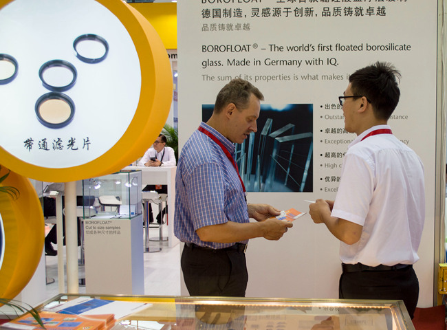 國外客戶交換名片